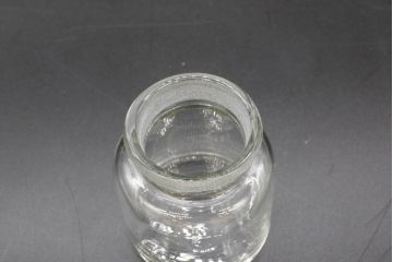 昭和レトロ　様々な用途に使える蓋付きガラス瓶5個セット(キャニスター、ガラスビン、硝子、菓子瓶、フタ付き)(R-076447)