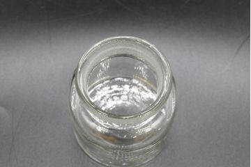 昭和レトロ　様々な用途に使える蓋付きガラス瓶5個セット(キャニスター、ガラスビン、硝子、菓子瓶、フタ付き)(R-076447)