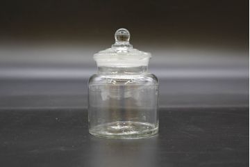 昭和レトロ　様々な用途に使える蓋付きガラス瓶5個セット(キャニスター、ガラスビン、硝子、菓子瓶、フタ付き)(R-076447)