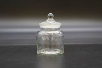 昭和レトロ　様々な用途に使える蓋付きガラス瓶5個セット(キャニスター、ガラスビン、硝子、菓子瓶、フタ付き)(R-076447)