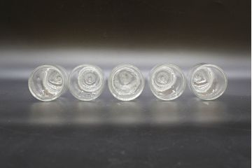 昭和レトロ　様々な用途に使える蓋付きガラス瓶5個セット(キャニスター、ガラスビン、硝子、菓子瓶、フタ付き)(R-076447)