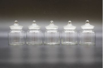 昭和レトロ　様々な用途に使える蓋付きガラス瓶5個セット(キャニスター、ガラスビン、硝子、菓子瓶、フタ付き)(R-076448)