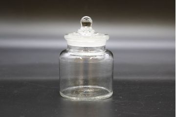 昭和レトロ　様々な用途に使える蓋付きガラス瓶5個セット(キャニスター、ガラスビン、硝子、菓子瓶、フタ付き)(R-076448)