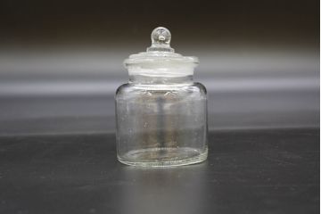 昭和レトロ　様々な用途に使える蓋付きガラス瓶5個セット(キャニスター、ガラスビン、硝子、菓子瓶、フタ付き)(R-076448)