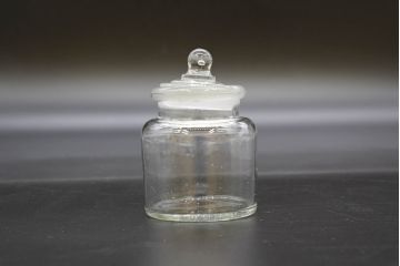 昭和レトロ　様々な用途に使える蓋付きガラス瓶5個セット(キャニスター、ガラスビン、硝子、菓子瓶、フタ付き)(R-076448)