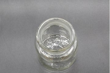 昭和レトロ　様々な用途に使える蓋付きガラス瓶5個セット(キャニスター、ガラスビン、硝子、菓子瓶、フタ付き)(R-076448)