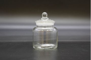 昭和レトロ　様々な用途に使える蓋付きガラス瓶5個セット(キャニスター、ガラスビン、硝子、菓子瓶、フタ付き)(R-076448)