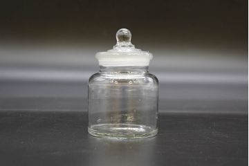 昭和レトロ　様々な用途に使える蓋付きガラス瓶5個セット(キャニスター、ガラスビン、硝子、菓子瓶、フタ付き)(R-076448)