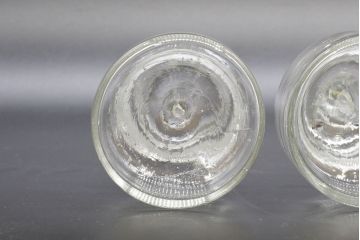 昭和レトロ　様々な用途に使える蓋付きガラス瓶5個セット(キャニスター、ガラスビン、硝子、菓子瓶、フタ付き)(R-076448)