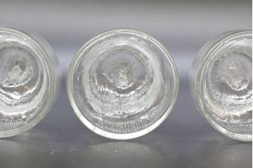 昭和レトロ　様々な用途に使える蓋付きガラス瓶5個セット(キャニスター、ガラスビン、硝子、菓子瓶、フタ付き)(R-076448)