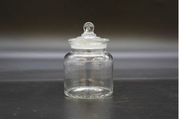 昭和レトロ　様々な用途に使える蓋付きガラス瓶5個セット(キャニスター、ガラスビン、硝子、菓子瓶、フタ付き)(R-076449)