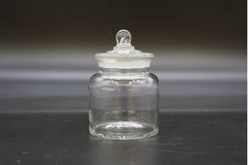 昭和レトロ　様々な用途に使える蓋付きガラス瓶5個セット(キャニスター、ガラスビン、硝子、菓子瓶、フタ付き)(R-076449)