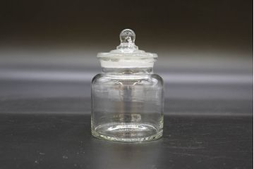 昭和レトロ　様々な用途に使える蓋付きガラス瓶5個セット(キャニスター、ガラスビン、硝子、菓子瓶、フタ付き)(R-076449)