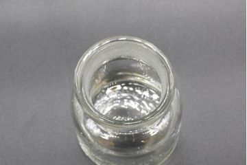 昭和レトロ　様々な用途に使える蓋付きガラス瓶5個セット(キャニスター、ガラスビン、硝子、菓子瓶、フタ付き)(R-076449)