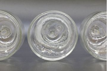 昭和レトロ　様々な用途に使える蓋付きガラス瓶5個セット(キャニスター、ガラスビン、硝子、菓子瓶、フタ付き)(R-076449)