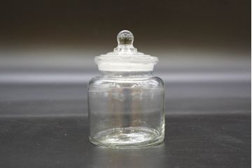 昭和レトロ　様々な用途に使える蓋付きガラス瓶5個セット(キャニスター、ガラスビン、硝子、菓子瓶、フタ付き)(R-076450)
