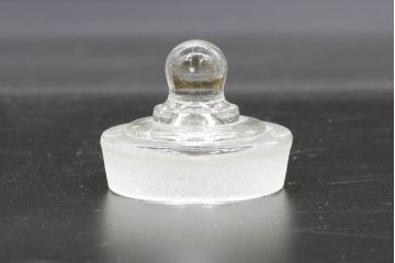 昭和レトロ　様々な用途に使える蓋付きガラス瓶5個セット(キャニスター、ガラスビン、硝子、菓子瓶、フタ付き)(R-076450)
