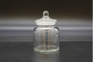 昭和レトロ　様々な用途に使える蓋付きガラス瓶5個セット(キャニスター、ガラスビン、硝子、菓子瓶、フタ付き)(R-076450)