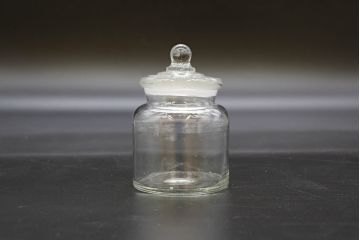 昭和レトロ　様々な用途に使える蓋付きガラス瓶5個セット(キャニスター、ガラスビン、硝子、菓子瓶、フタ付き)(R-076450)
