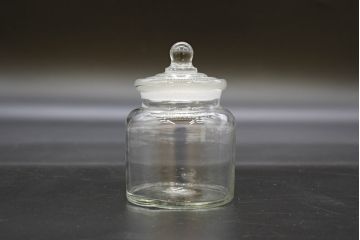 昭和レトロ　様々な用途に使える蓋付きガラス瓶5個セット(キャニスター、ガラスビン、硝子、菓子瓶、フタ付き)(R-076450)