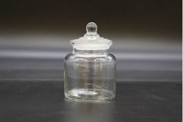 昭和レトロ　様々な用途に使える蓋付きガラス瓶5個セット(キャニスター、ガラスビン、硝子、菓子瓶、フタ付き)(R-076450)