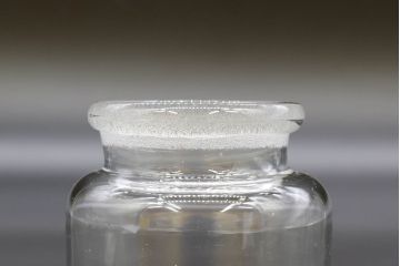 昭和レトロ　様々な用途に使える蓋付きガラス瓶5個セット(キャニスター、ガラスビン、硝子、菓子瓶、フタ付き)(R-076450)