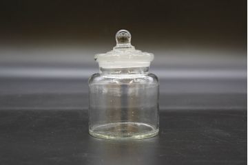 昭和レトロ　様々な用途に使える蓋付きガラス瓶5個セット(キャニスター、ガラスビン、硝子、菓子瓶、フタ付き)(R-076450)