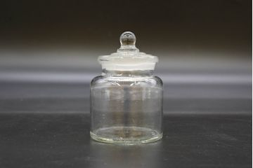 昭和レトロ　様々な用途に使える蓋付きガラス瓶5個セット(キャニスター、ガラスビン、硝子、菓子瓶、フタ付き)(R-076450)