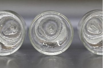 昭和レトロ　様々な用途に使える蓋付きガラス瓶5個セット(キャニスター、ガラスビン、硝子、菓子瓶、フタ付き)(R-076450)