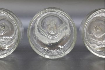 昭和レトロ　様々な用途に使える蓋付きガラス瓶5個セット(キャニスター、ガラスビン、硝子、菓子瓶、フタ付き)(R-076450)