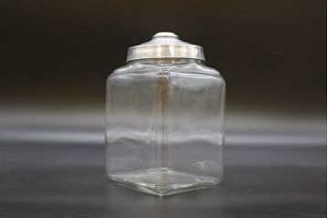 アンティーク雑貨　当時物　デッドストック　アルミ蓋　レトロな雰囲気を醸し出すガラス瓶3個セット(角型、角瓶、キャニスター、ガラスビン、菓子瓶)(R-076451)