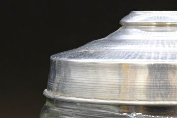 アンティーク雑貨　当時物　デッドストック　アルミ蓋　レトロな雰囲気を醸し出すガラス瓶3個セット(角型、角瓶、キャニスター、ガラスビン、菓子瓶)(R-076451)