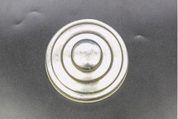 アンティーク雑貨　当時物　デッドストック　アルミ蓋　レトロな雰囲気を醸し出すガラス瓶3個セット(角型、角瓶、キャニスター、ガラスビン、菓子瓶)(R-076451)