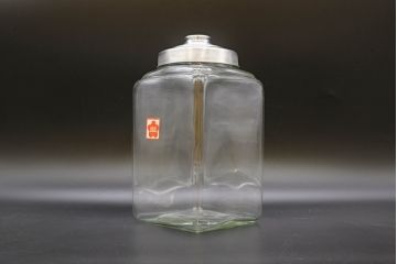 アンティーク雑貨　当時物　デッドストック　アルミ蓋　大・中・小　色々な用途に使える蓋付きガラス瓶3個セット(角瓶、角型、キャニスター、ガラスビン、菓子瓶、硝子、小物入れ、ディスプレイ雑貨、古道具、店舗什器、フタ付き)(R-076454)