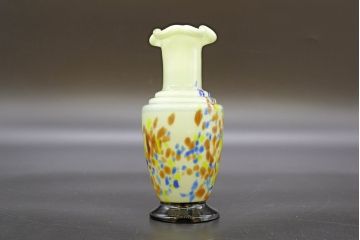 昭和レトロ　戦前　大正　可愛らしいデザインの古いマーブルガラス花瓶2個セット(フリル、色被せ、一輪挿し、花入、花器、硝子、吹きガラス)(R-076455)
