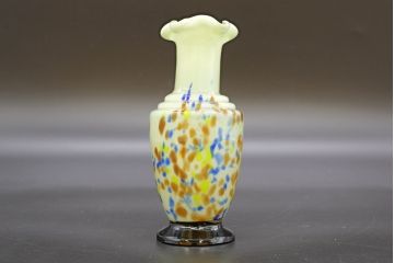 昭和レトロ　戦前　大正　可愛らしいデザインの古いマーブルガラス花瓶2個セット(フリル、色被せ、一輪挿し、花入、花器、硝子、吹きガラス)(R-076455)