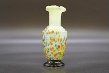 昭和レトロ　戦前　大正　可愛らしいデザインの古いマーブルガラス花瓶2個セット(フリル、色被せ、一輪挿し、花入、花器、硝子、吹きガラス)(R-076455)