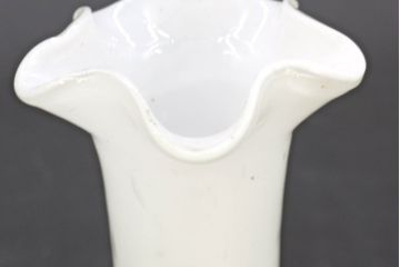 昭和レトロ　戦前　大正　可愛らしいデザインの古いマーブルガラス花瓶2個セット(フリル、色被せ、一輪挿し、花入、花器、硝子、吹きガラス)(R-076455)