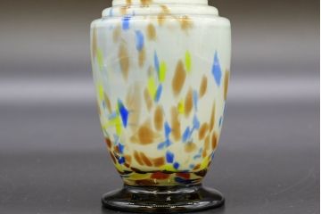 昭和レトロ　戦前　大正　可愛らしいデザインの古いマーブルガラス花瓶2個セット(フリル、色被せ、一輪挿し、花入、花器、硝子、吹きガラス)(R-076457)