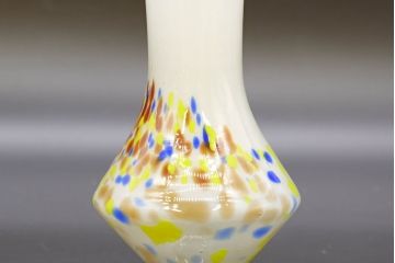 昭和レトロ　戦前　大正　可愛らしいデザインの古いマーブルガラス花瓶2個セット(フリル、色被せ、一輪挿し、花入、花器、硝子、吹きガラス)(R-076458)