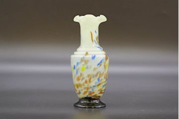 昭和レトロ　戦前　大正　可愛らしいデザインの古いマーブルガラス花瓶2個セット(フリル、色被せ、一輪挿し、花入、花器、硝子、吹きガラス)(R-076459)
