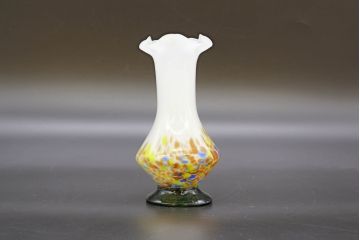 昭和レトロ　戦前　大正　可愛らしいデザインの古いマーブルガラス花瓶2個セット(フリル、色被せ、一輪挿し、花入、花器、硝子、吹きガラス)(R-076459)