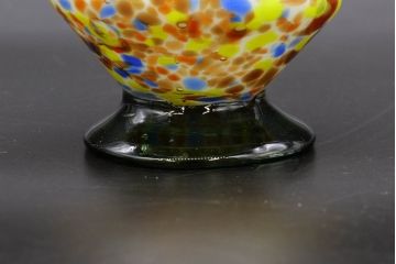 昭和レトロ　戦前　大正　可愛らしいデザインの古いマーブルガラス花瓶2個セット(フリル、色被せ、一輪挿し、花入、花器、硝子、吹きガラス)(R-076459)