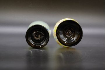 昭和レトロ　戦前　大正　可愛らしいデザインの古いマーブルガラス花瓶2個セット(フリル、色被せ、一輪挿し、花入、花器、硝子、吹きガラス)(R-076461)