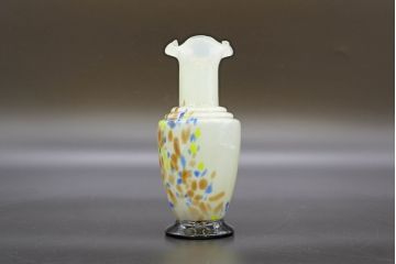 昭和レトロ　戦前　大正　可愛らしいデザインの古いマーブルガラス花瓶2個セット(フリル、色被せ、一輪挿し、花入、花器、硝子、吹きガラス)(R-076462)