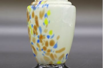 昭和レトロ　戦前　大正　可愛らしいデザインの古いマーブルガラス花瓶2個セット(フリル、色被せ、一輪挿し、花入、花器、硝子、吹きガラス)(R-076462)