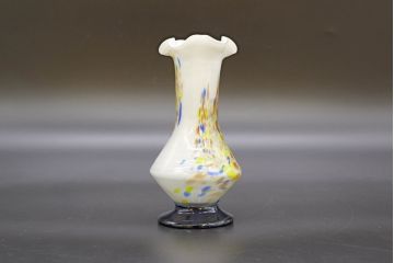 昭和レトロ　戦前　大正　可愛らしいデザインの古いマーブルガラス花瓶2個セット(フリル、色被せ、一輪挿し、花入、花器、硝子、吹きガラス)(R-076463)