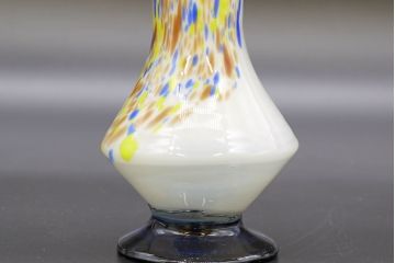 昭和レトロ　戦前　大正　可愛らしいデザインの古いマーブルガラス花瓶2個セット(フリル、色被せ、一輪挿し、花入、花器、硝子、吹きガラス)(R-076463)
