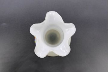 昭和レトロ　戦前　大正　可愛らしいデザインの古いマーブルガラス花瓶2個セット(フリル、色被せ、一輪挿し、花入、花器、硝子、吹きガラス)(R-076464)