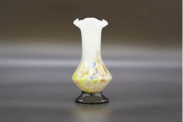 昭和レトロ　戦前　大正　可愛らしいデザインの古いマーブルガラス花瓶2個セット(フリル、色被せ、一輪挿し、花入、花器、硝子、吹きガラス)(R-076466)